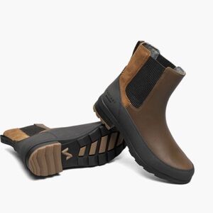 Forsake Sofia Chelsea Brown and Black Waterproof Boots size 7